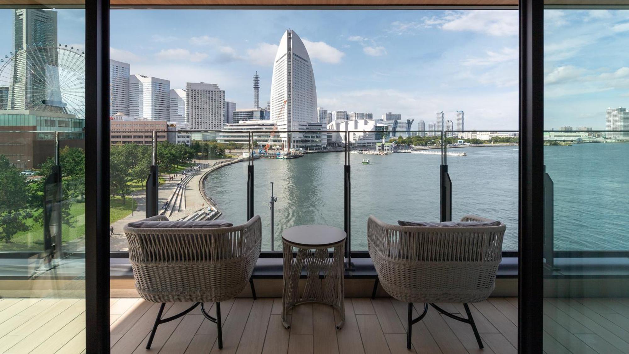 Intercontinental Yokohama Pier 8 By Ihg Hotel Exterior photo