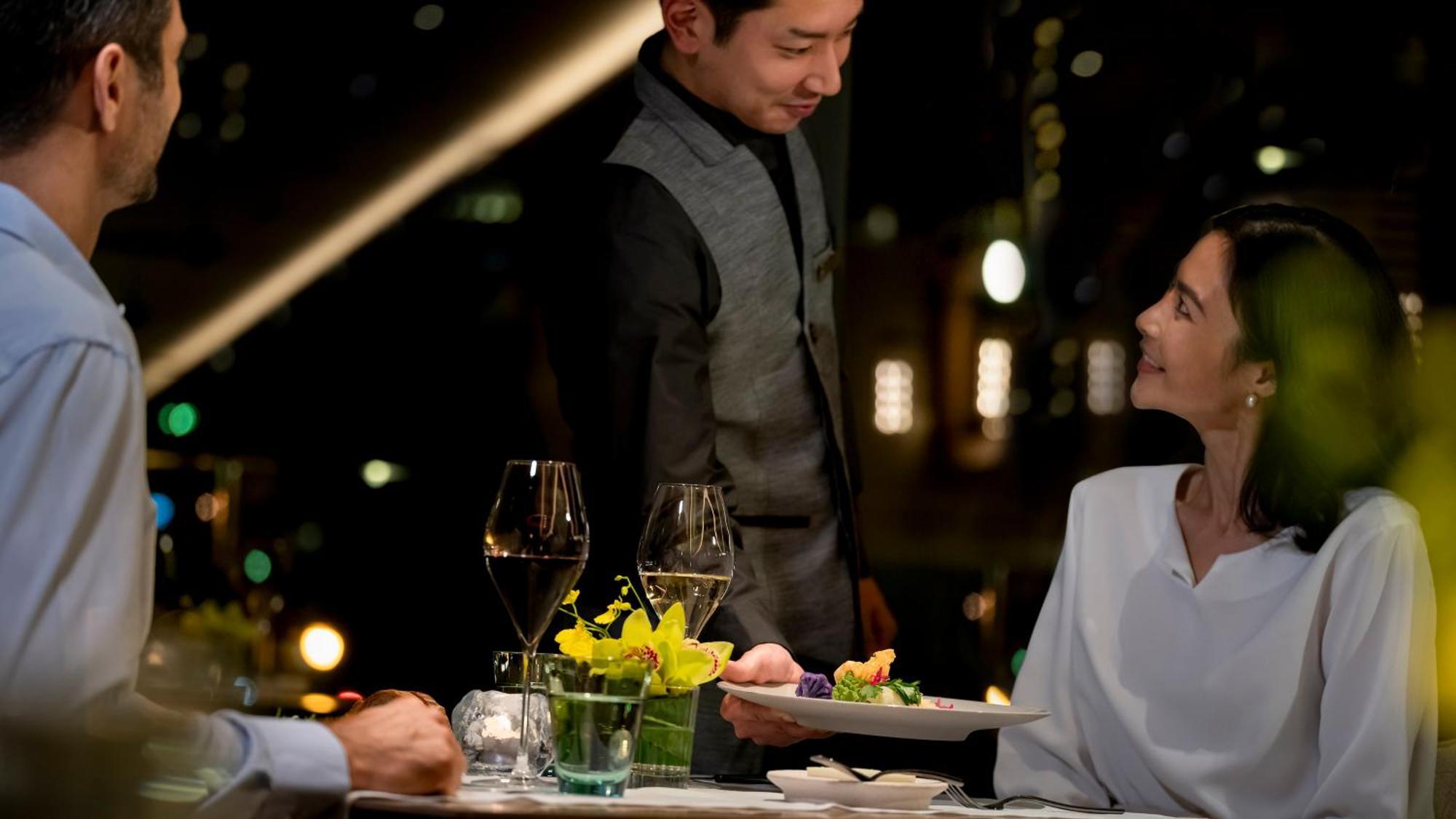 Intercontinental Yokohama Pier 8 By Ihg Hotel Exterior photo