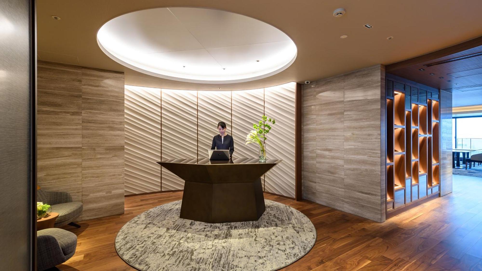 Intercontinental Yokohama Pier 8 By Ihg Hotel Exterior photo