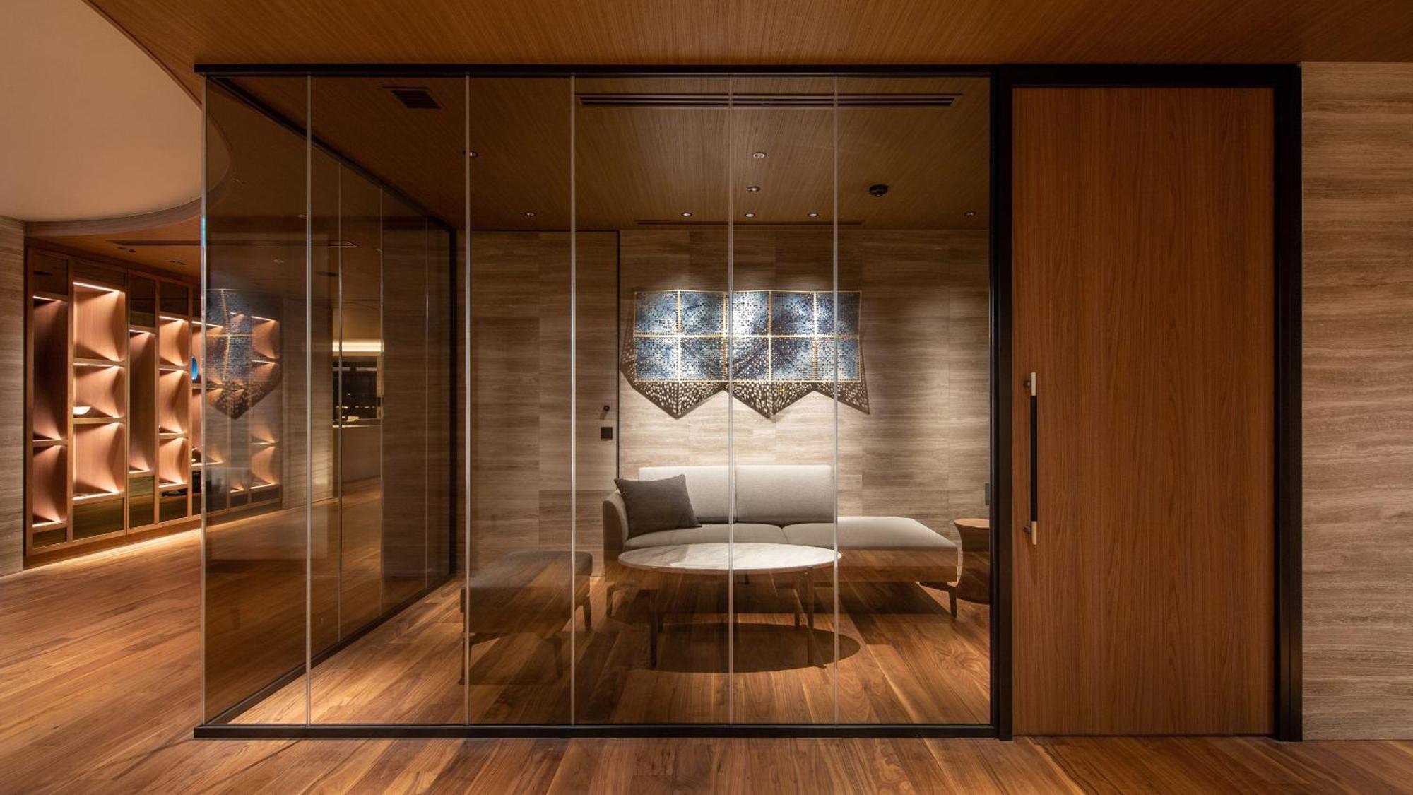 Intercontinental Yokohama Pier 8 By Ihg Hotel Exterior photo