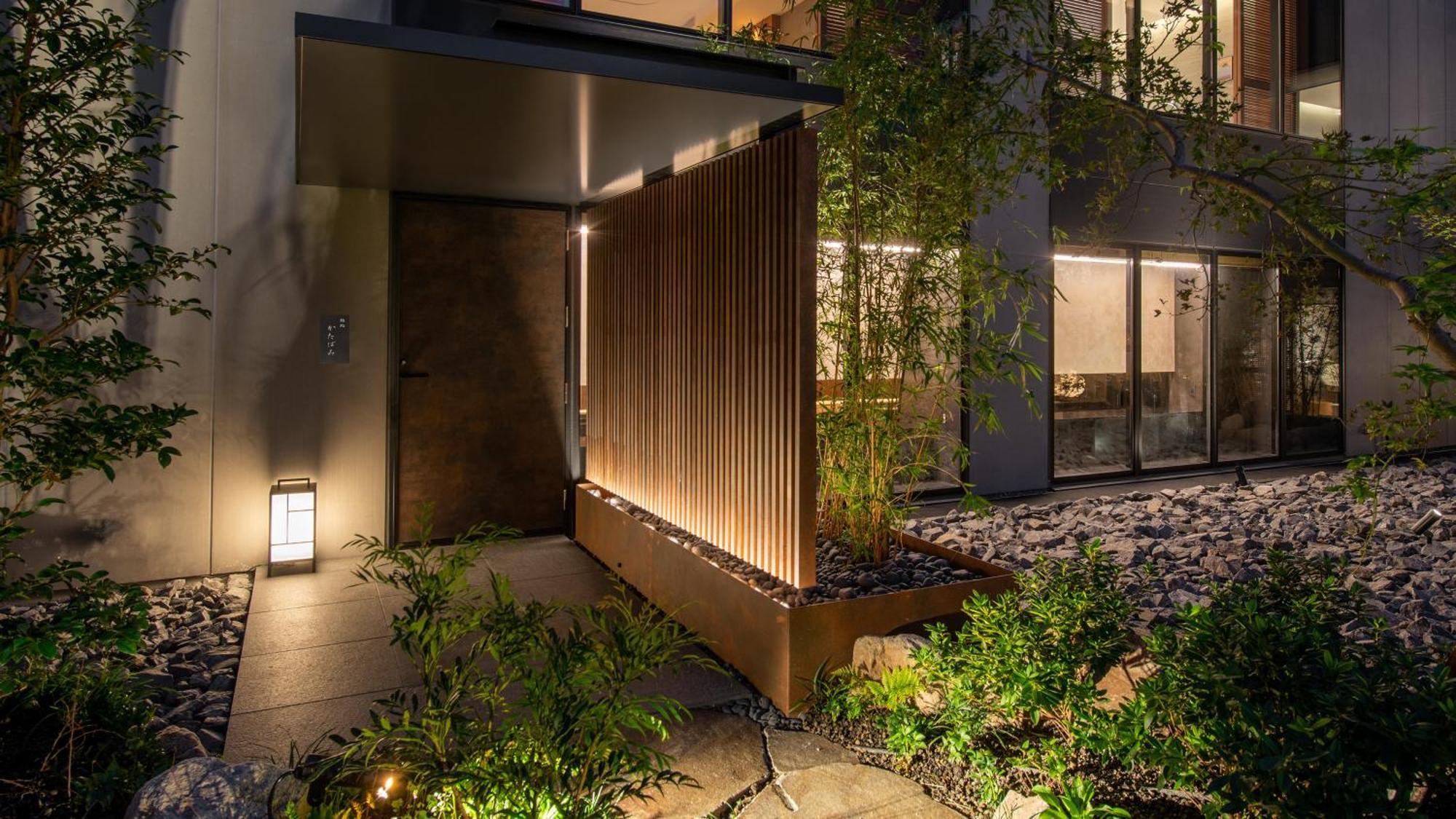 Intercontinental Yokohama Pier 8 By Ihg Hotel Exterior photo