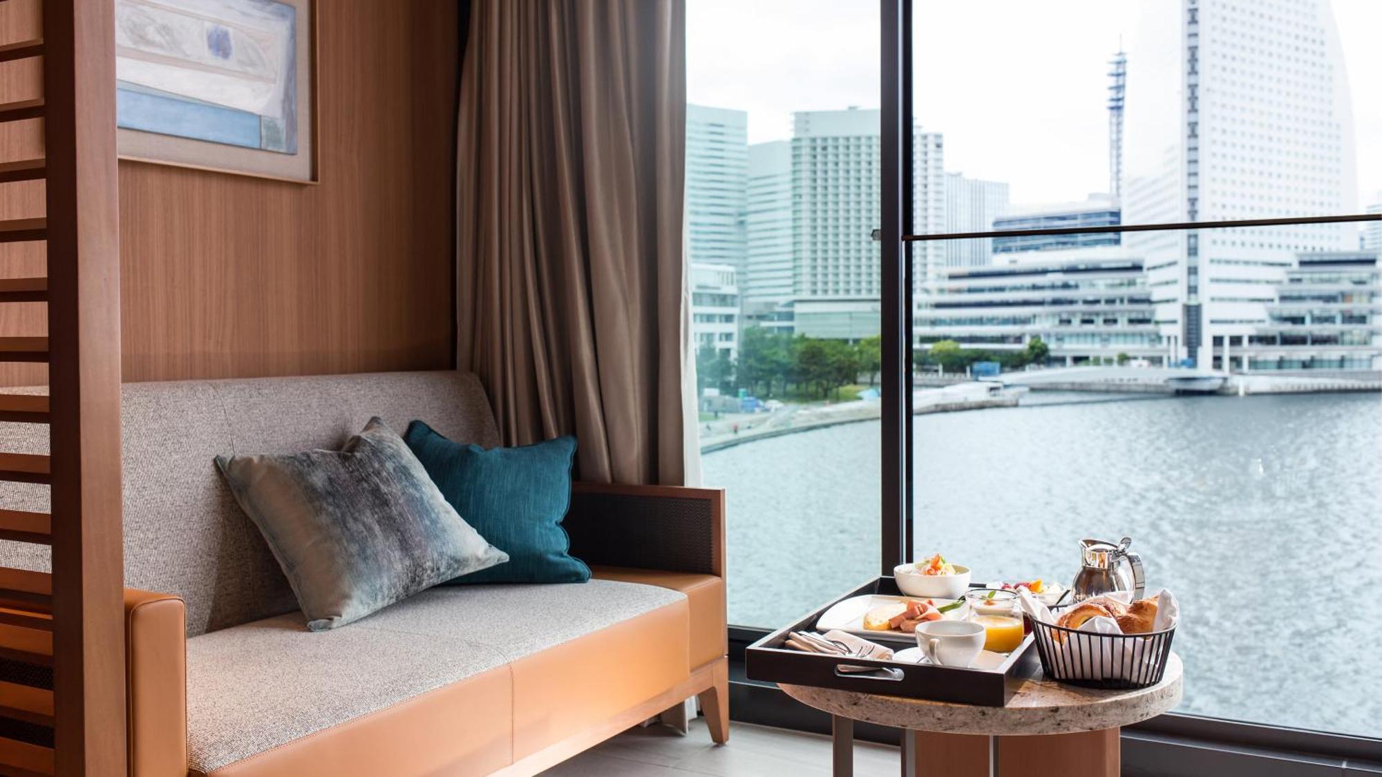 Intercontinental Yokohama Pier 8 By Ihg Hotel Exterior photo