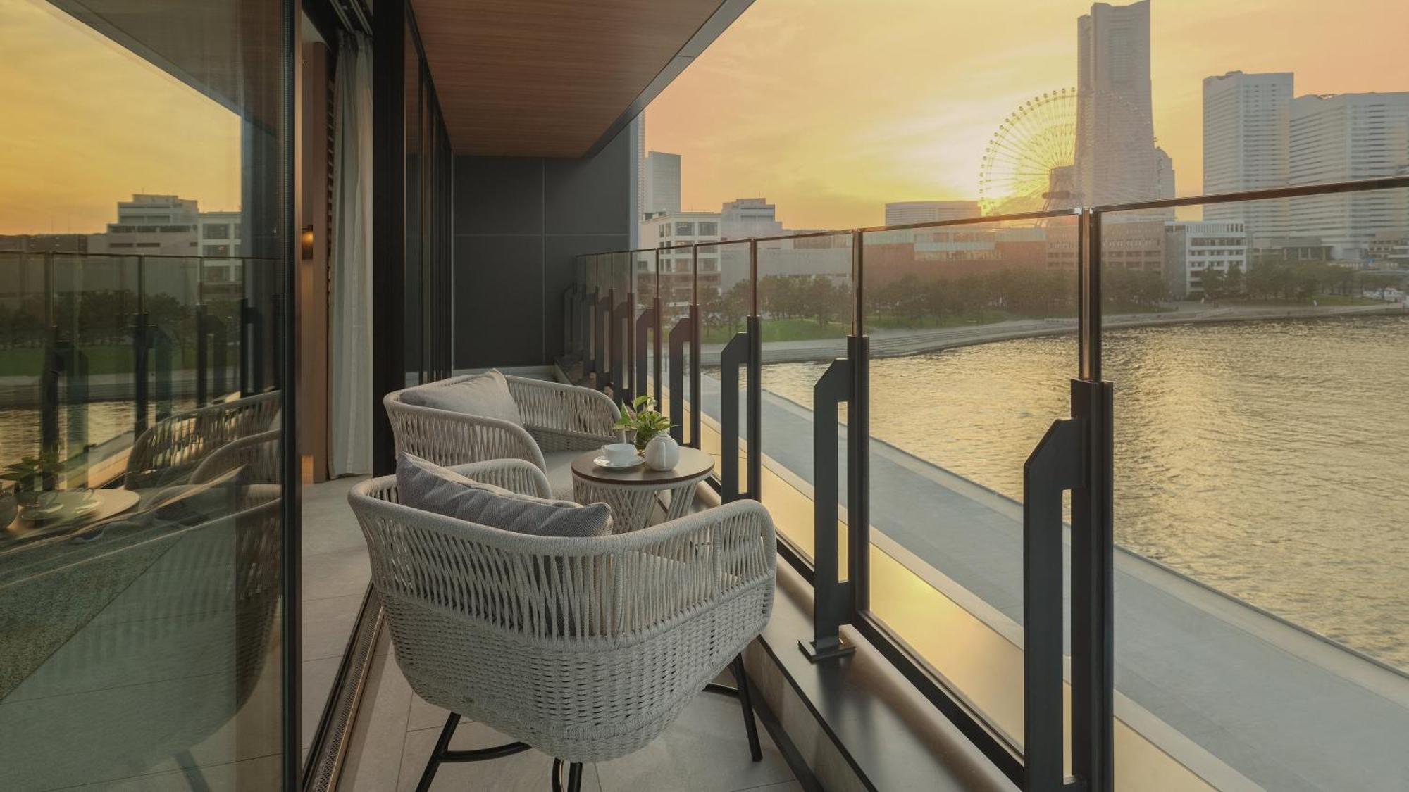 Intercontinental Yokohama Pier 8 By Ihg Hotel Exterior photo