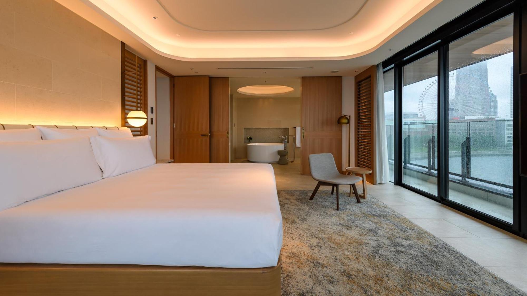 Intercontinental Yokohama Pier 8 By Ihg Hotel Exterior photo