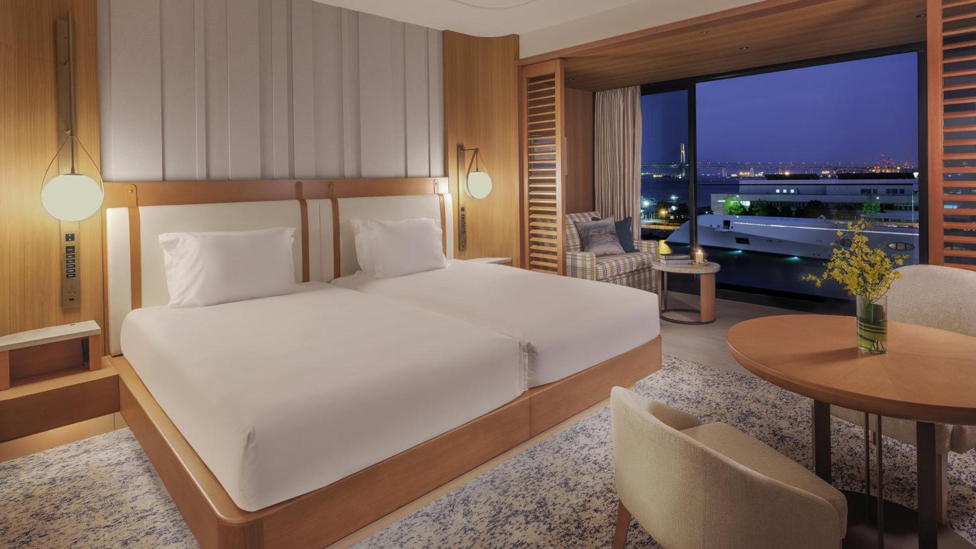Intercontinental Yokohama Pier 8 By Ihg Hotel Exterior photo